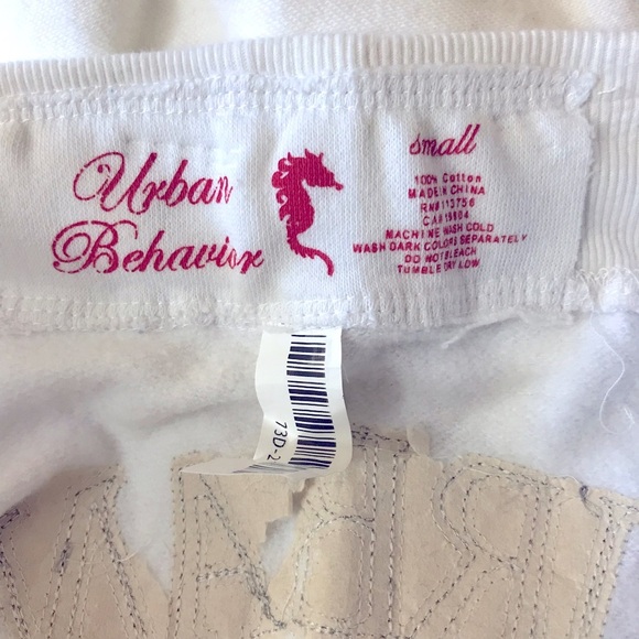 ♦️Sz S | White Mid-Calf Sport/Sweat Shorts | NWT Urban Behavior 🔥 - Picture 5 of 5